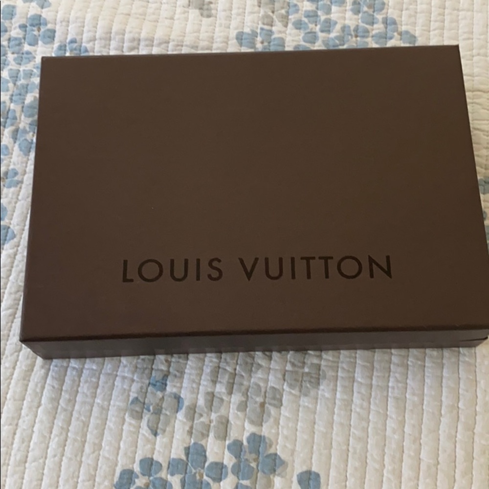Medium/small size Louis Vuitton gift box